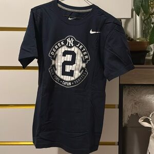 Nike Derek Jeter Captain 2 New York Yankees NYY T Shirt - Size Small Regular Fit